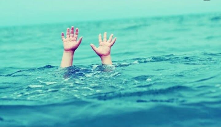 مصرع طفل غرقا أثناء محاولته للهروب من حرارة الجو