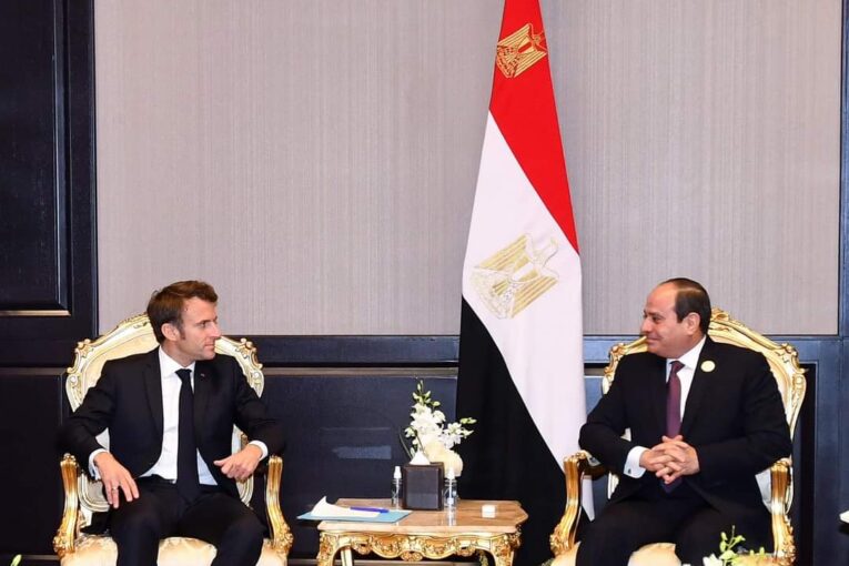الرئيس السيسى يستقبل الرئيس الفرنسى ماكرون ويبحثان امن الغذاء والطاقه والاوضاع الليبيه والازمه الاوكرانيه